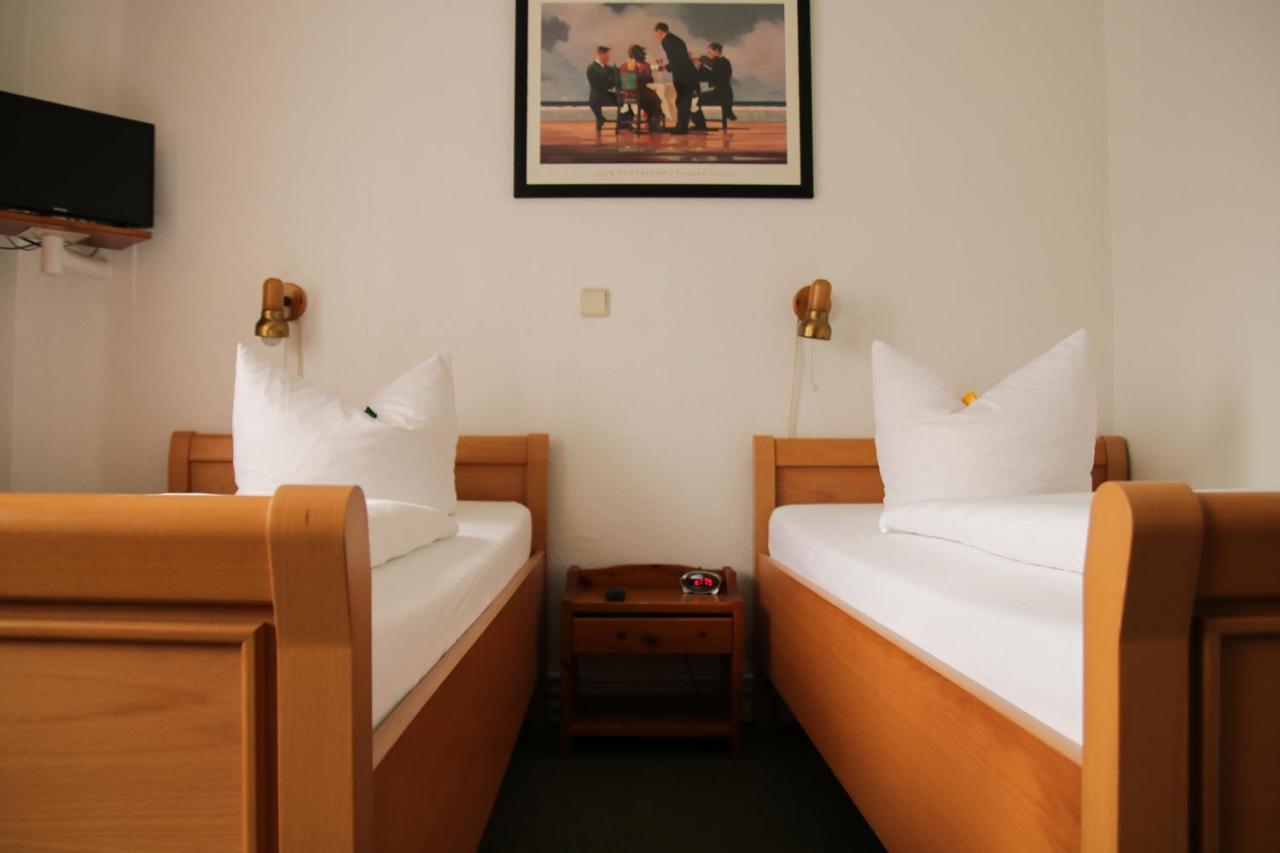 Hotel Meiendorfer Park Free Parking Hamburg Exterior photo
